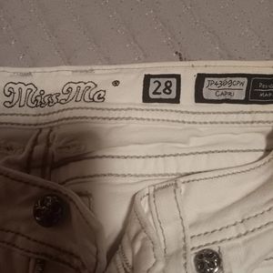 Miss Me Capris
